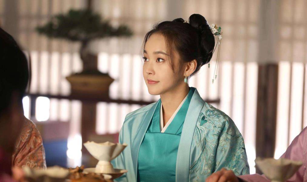 她是孙俪的好朋友,出道11年来全是配角,却因支持妈