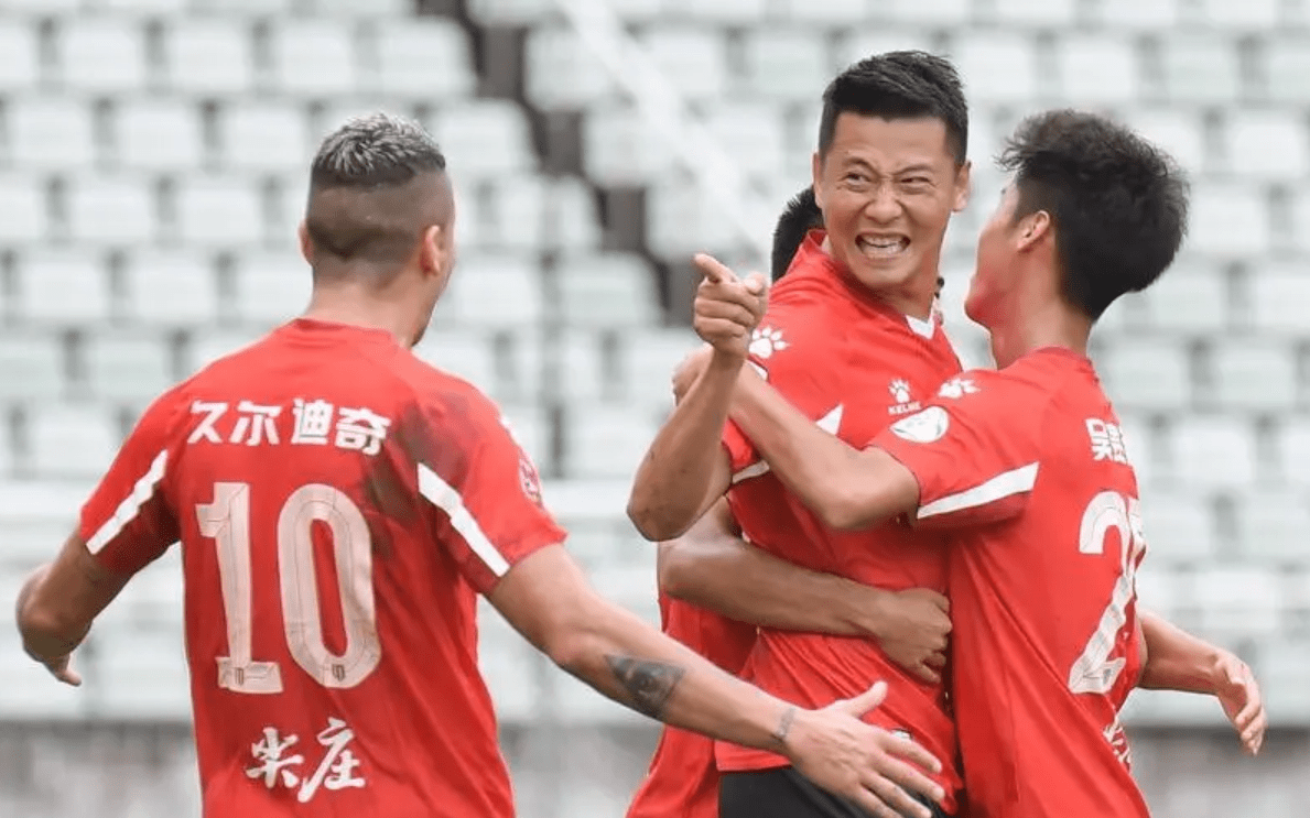 对比中、日球员的数据，国足教练得出结论：中国球员“斗志”更强