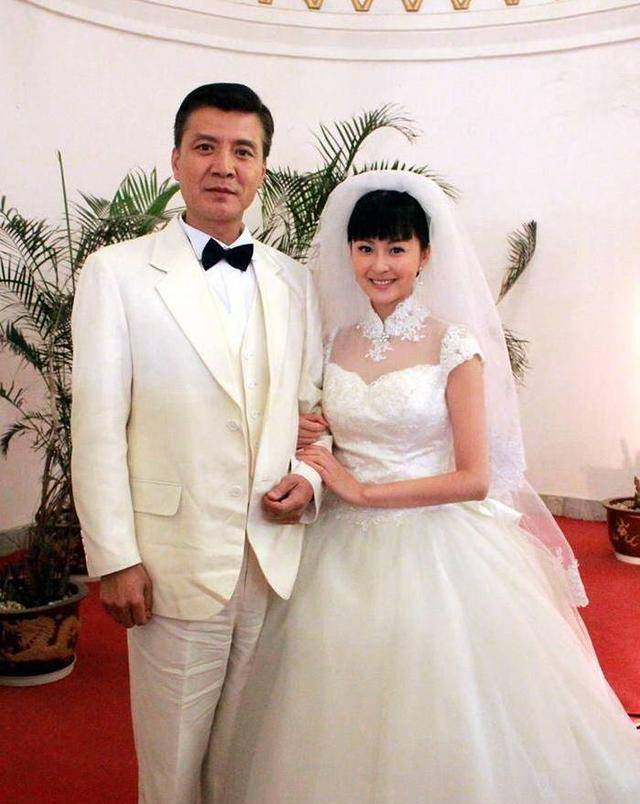 戴娇倩的老公结婚照图片