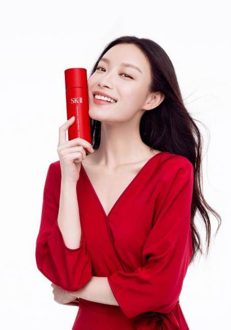 一时风光无限甚至成为sk2全球代言人而且还拿下tiffany形象大使称号让