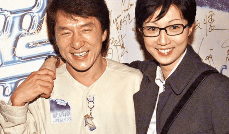原创房祖名为她的成人礼花费数百万成龙满脸的不悦干嘛惹她俩