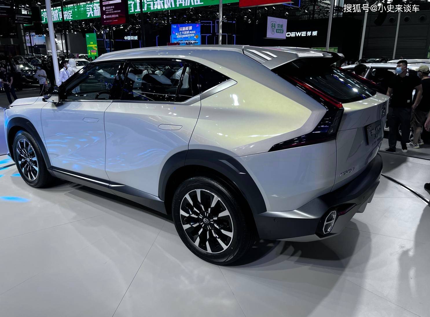 传祺全新轿跑suv上市!搭载2.0混动续航1711km,外观动感看啥h6!