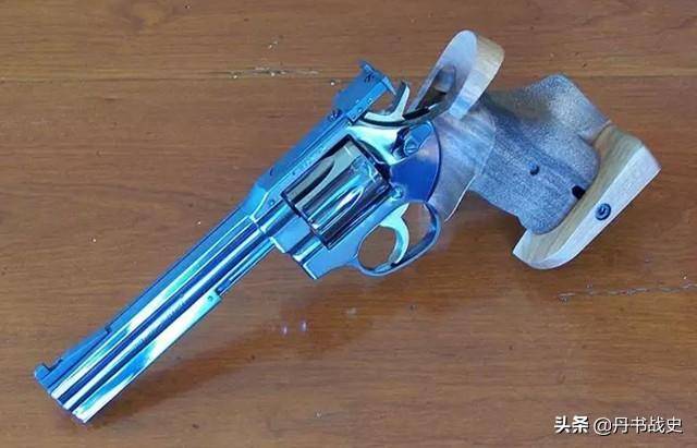 法国mr73转轮狙击手枪,每一把都是机械艺术,特警战队的最爱_射击_子弹