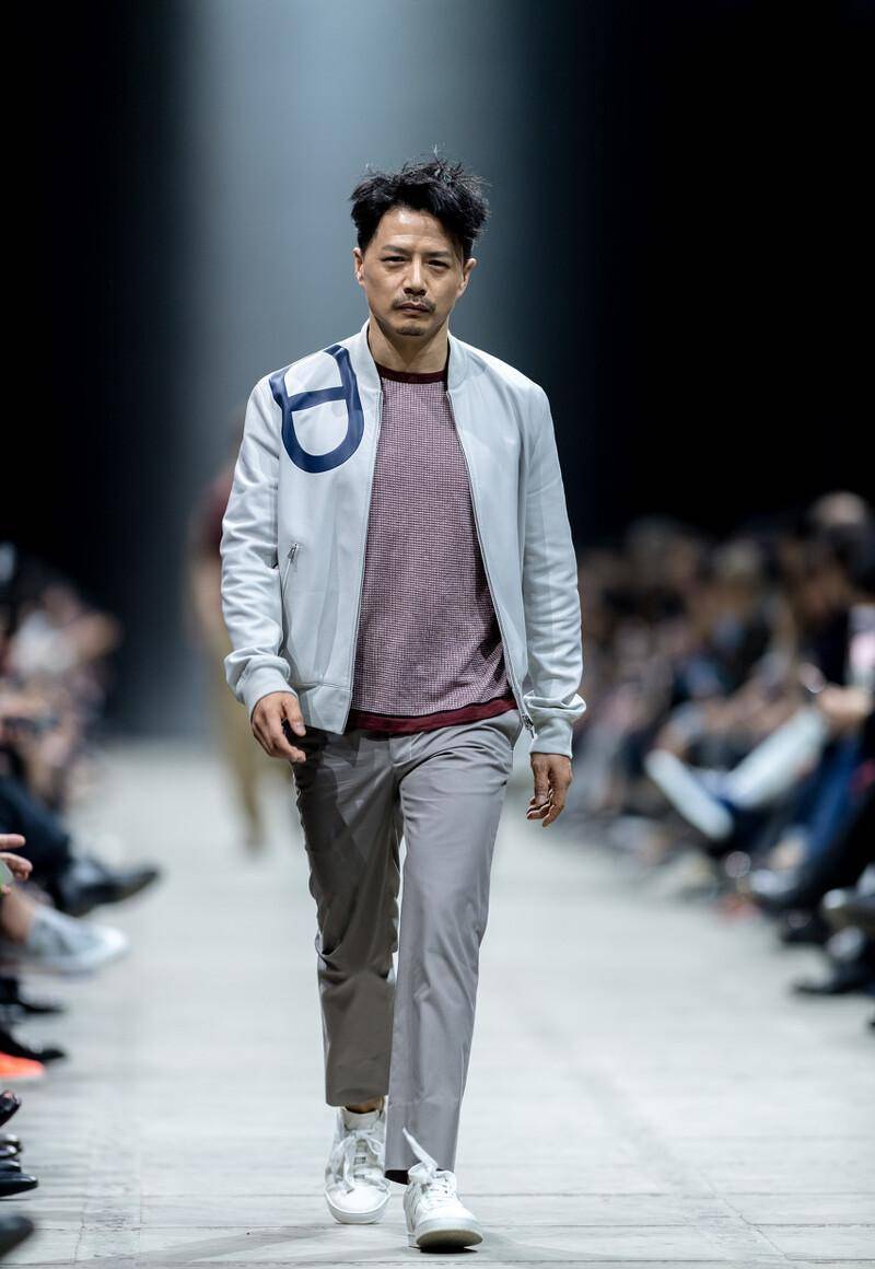 小陶虹亲自给他剥芒果,他却娶了日籍女星:段奕宏到底有何魔力_段龙