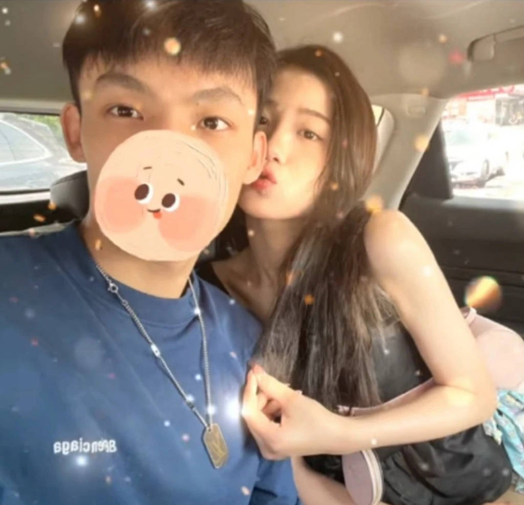 21岁天才达成杜锋的期望,场外和女友般配_徐杰_球员_cba