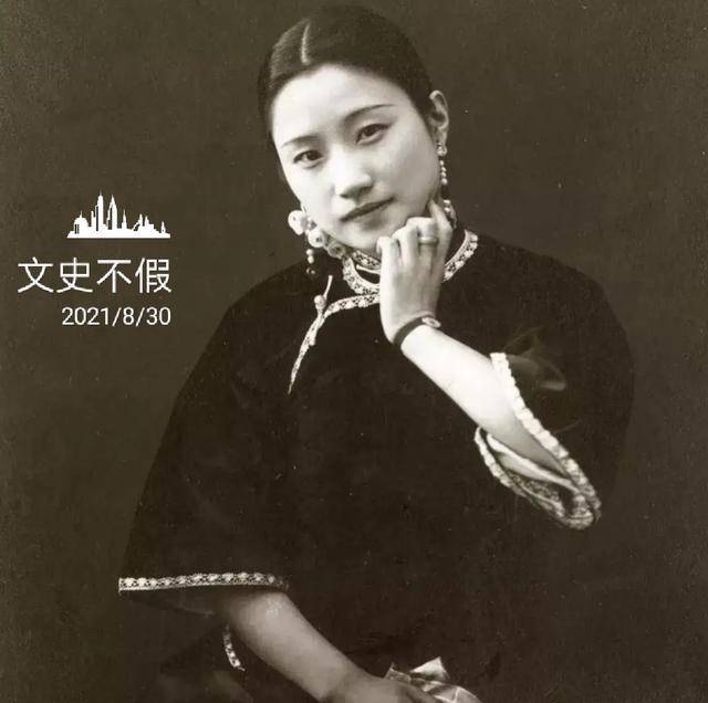 作为"民国四大美女",林徽因,阮玲玉,陆小曼和周璇各自
