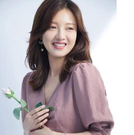 原创中戏校花演技好颜值高出道多年无绯闻网友宝藏女演员