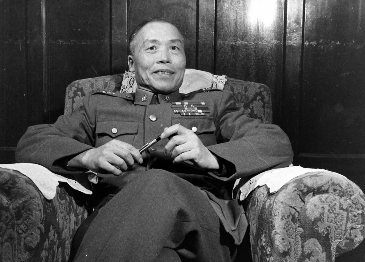 1949年国民党兵败，他指点蒋介石退守台湾，埋下祸患贻误祖国统一