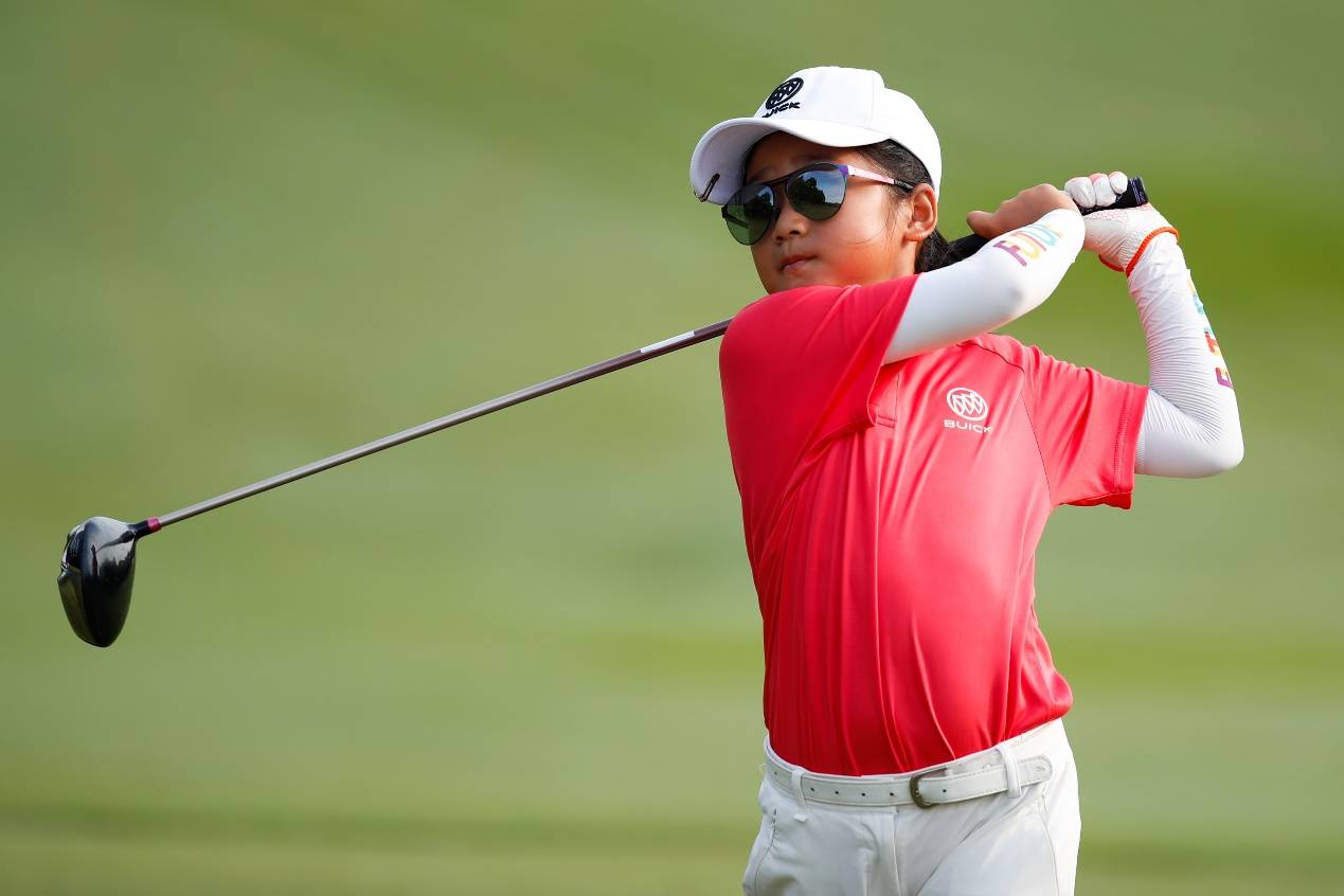 曹可年度第五站的首轮比赛,在烈日下顺利结束.