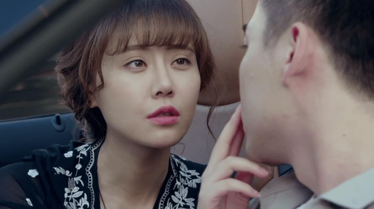 警察锅哥简凡被美女调戏很生气开着豪车溜走不理美女