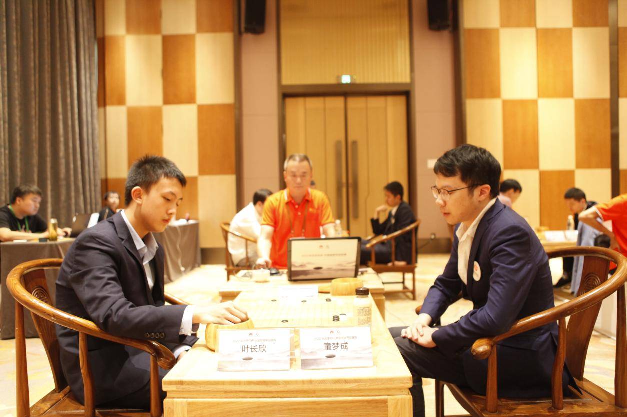 四台:王泽宇三段负檀 啸九段三台:成家业四段负张 涛八段二台:王 硕