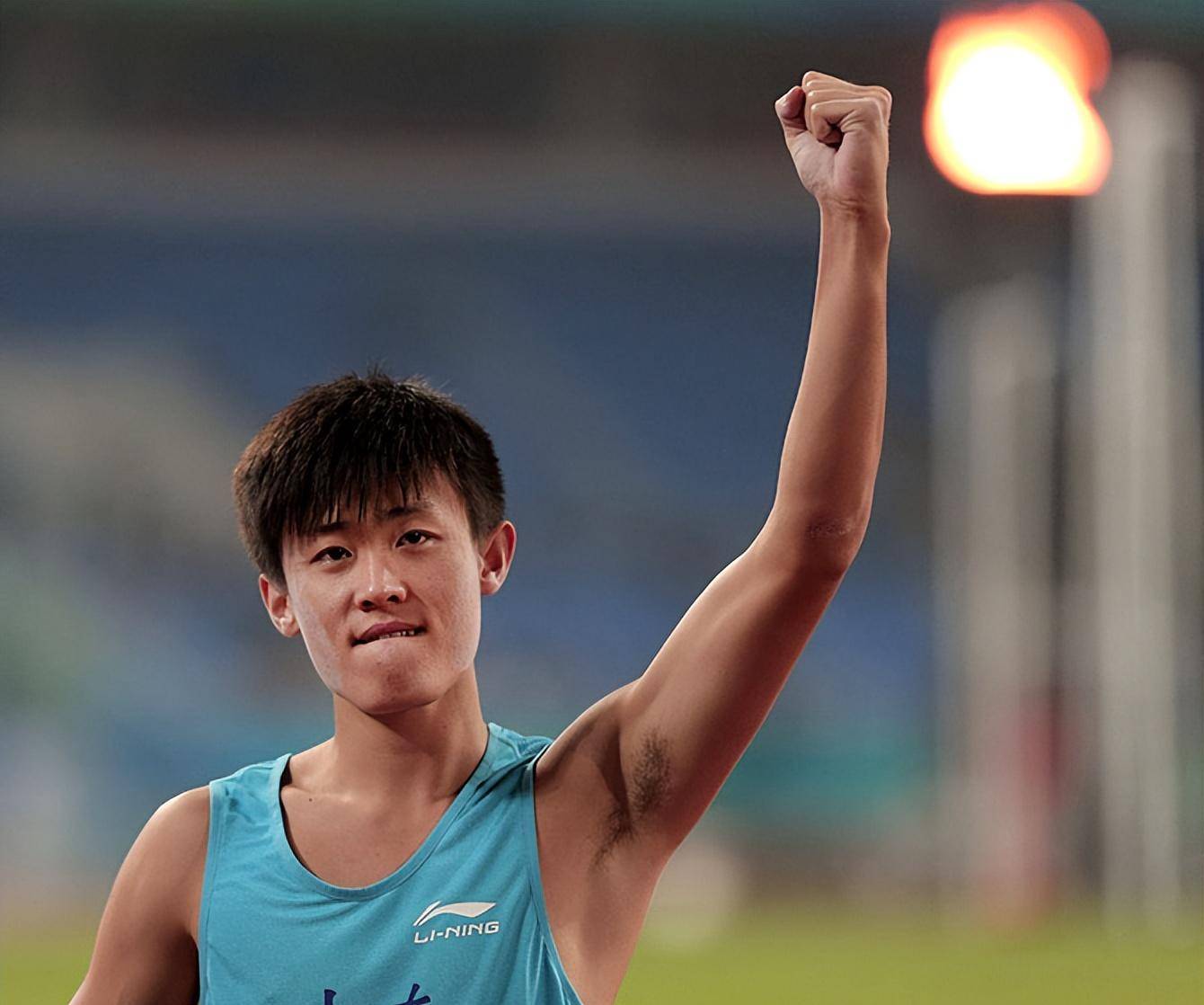 运动员"抗日"名场面,撑杆跳之王薛长锐,一句"小日"天下知_选手_高度