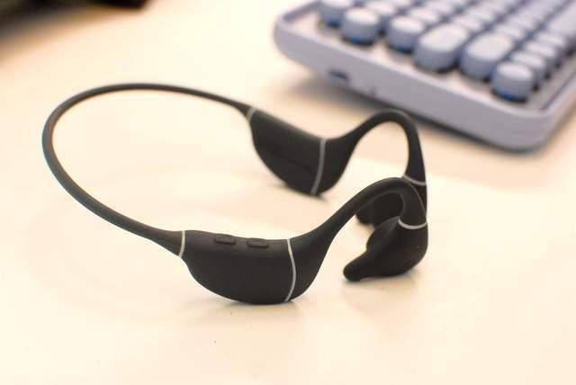 同是开放式运动耳机,为什么骨传导比气传导更好