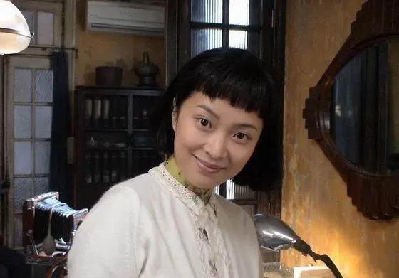 13年前罗嘉良抛弃相爱28年的方敏仪,投入苏岩怀抱,又如何评价他_男人