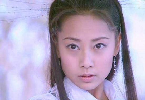 张茜,1996年首次参演电视剧《慈禧西行,1998年主演古装喜剧《欢喜游