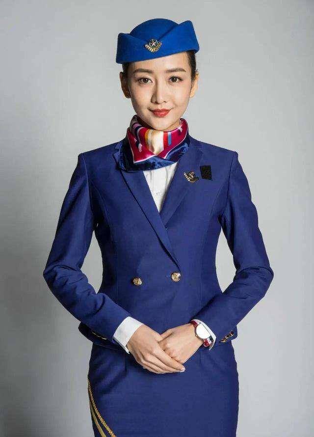 明星穿"空姐装",看看赵雅芝,袁泉,杨幂等人,你就知道不一样了_身材