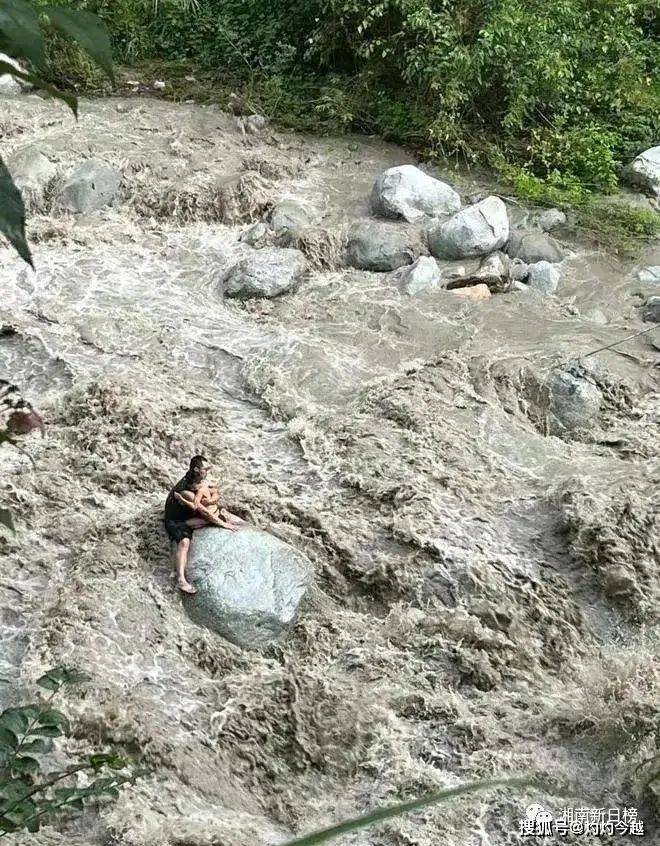 成都彭州龙漕沟山洪已致7人死亡，山洪爆发前干部通知游客逃命，都没能阻止…