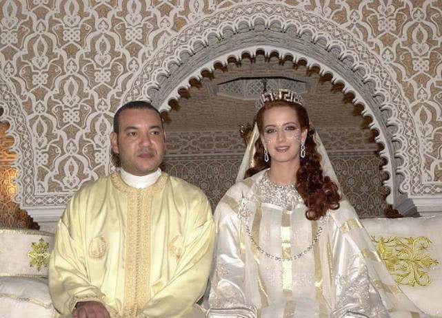 摩洛哥国王为了平民王妃，甚至修改宪法，为何最终两人离婚了_拉拉·萨尔玛_穆罕默德六世_王室