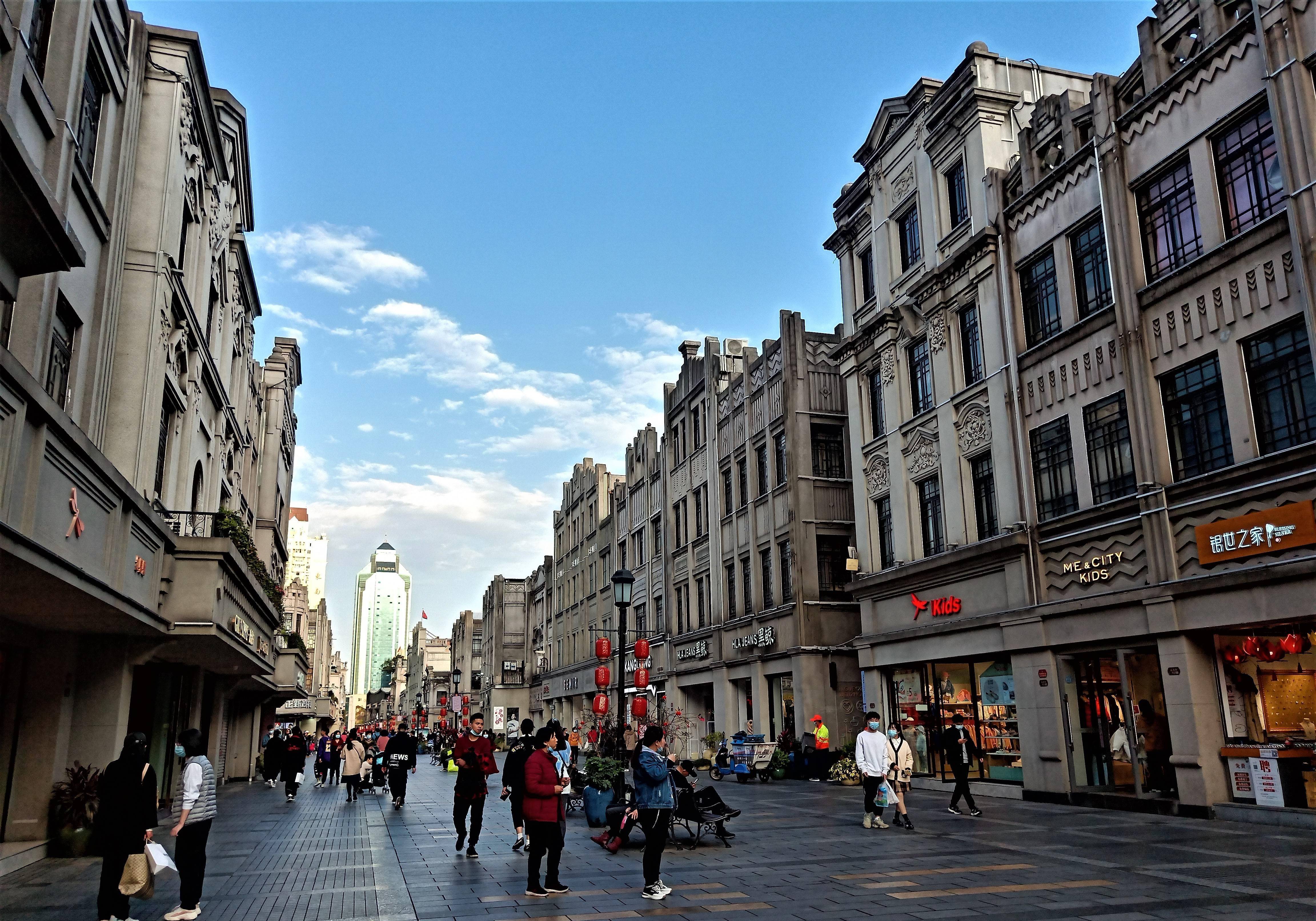 嘉興最有名的市中區，有1600十多年的發展史，兩端有14條巷子