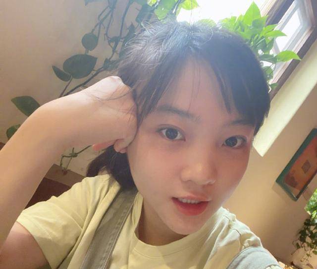 21岁林妙可近照曝光,可爱俏皮自信满满,她长大了!_影响_小时候_生活