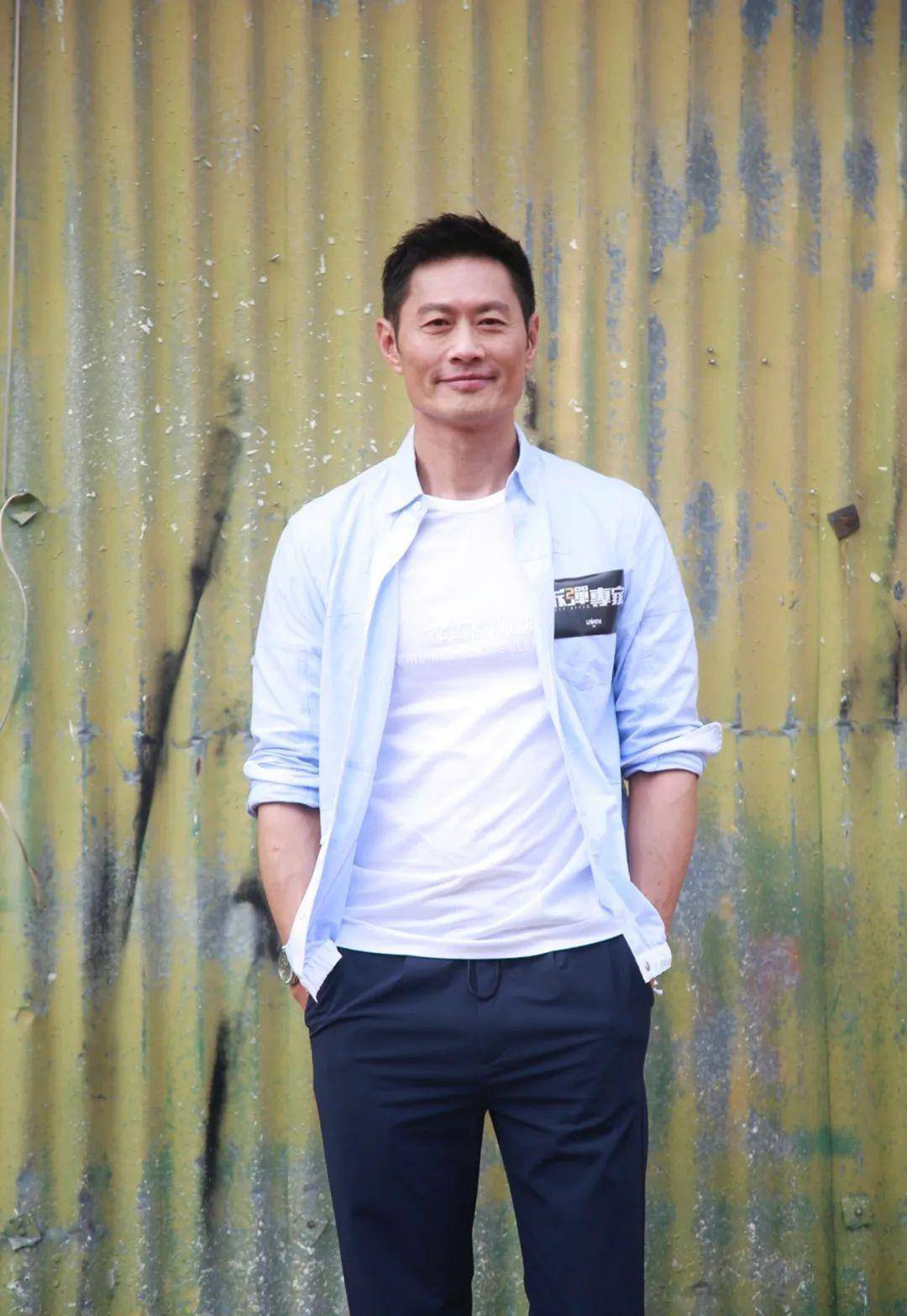 57岁男星黄德斌重回观众视野,40岁才有代表作_剧集_大叔_香港