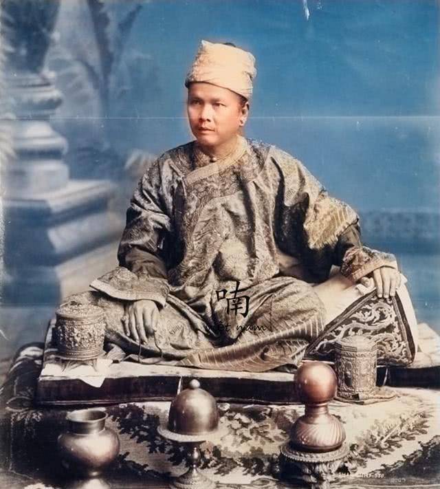 英属缅甸北部土司罕见老照片:爱穿中国式服装,犹如明清时期人物_掸邦