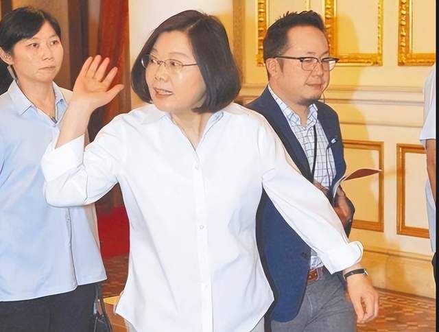 原创台政界新气象，台北市长“炮轰”两大政党，民众党在金门设立党部