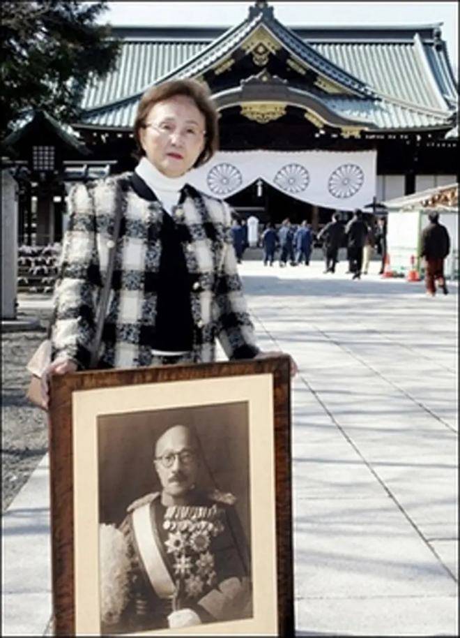 东条英机被绞死后三个儿子过得如何？1946年4月29日甲级战犯判刑