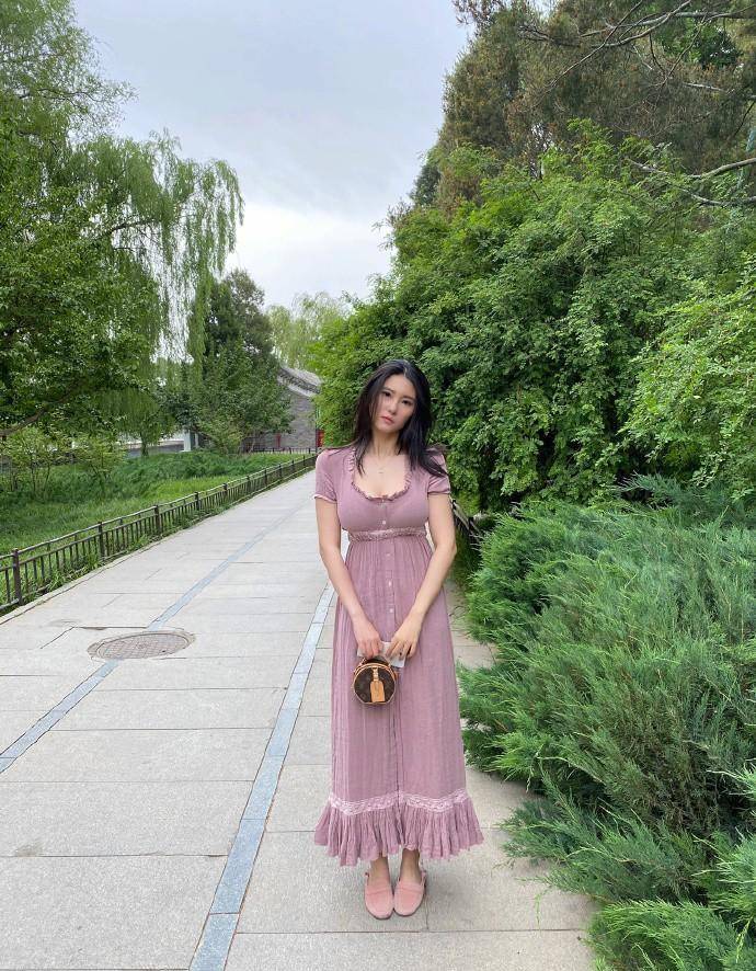 cba前太太钟鹿纯晒春游照难掩发涨,30岁却依然单身没男友_刘晓宇_球员