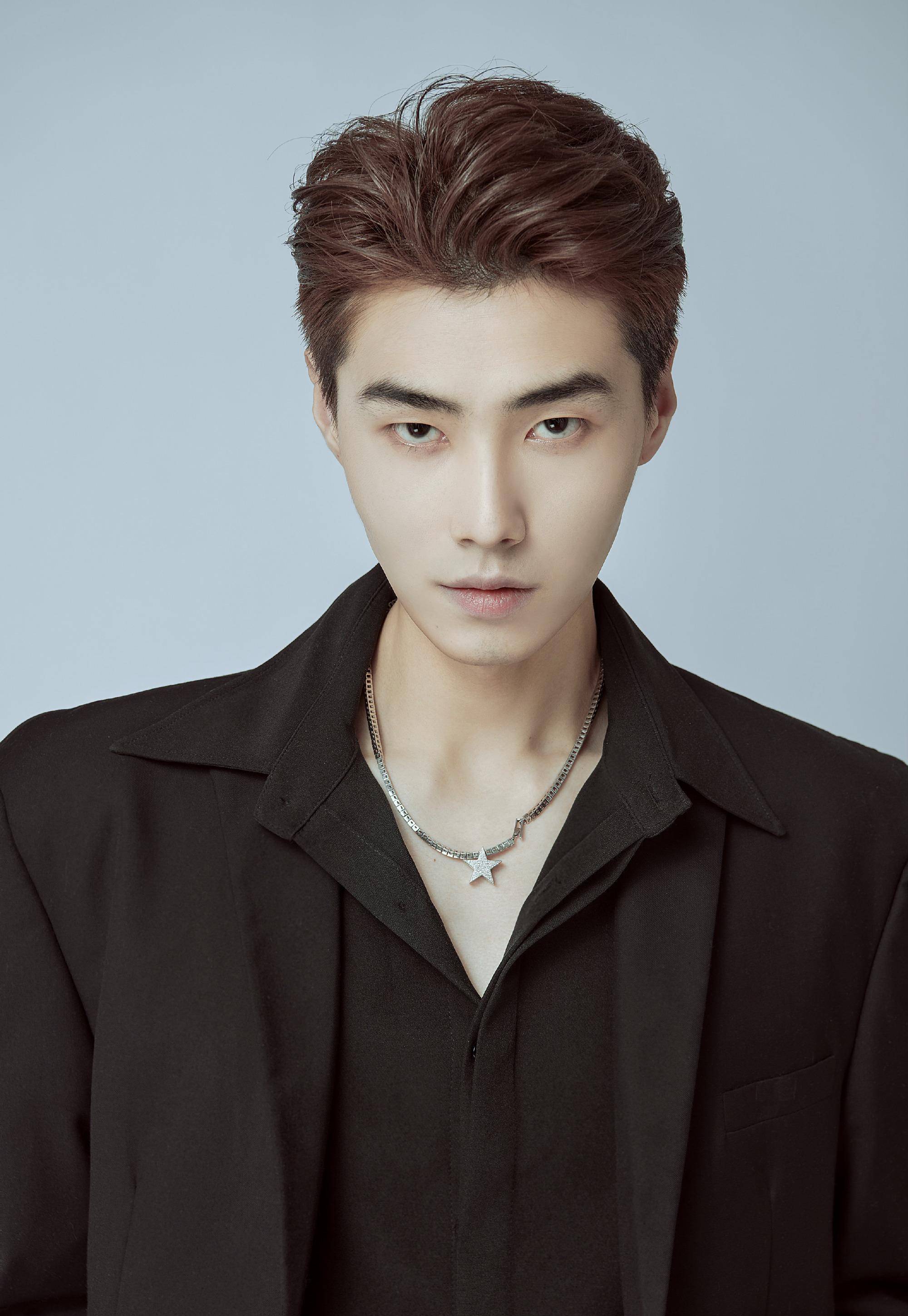 《创2》结束3年,没有出道的他资源却很好,演过9部剧2部是男主_肖凯中