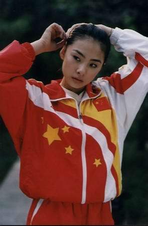 比郭晶晶嫁得好的世界冠军,闪嫁富豪成人生赢家,今成霸气女总裁_刘璇