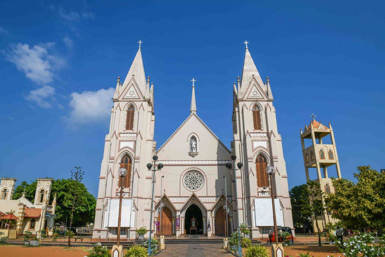 斯里兰卡藏了座哥特式的教堂，外观很美，收藏了以后去！