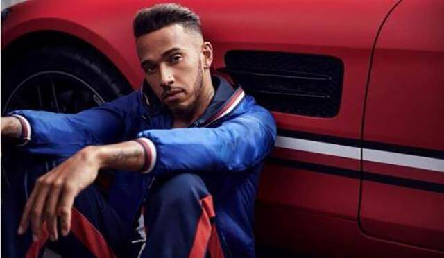 8亿,5辆超级跑车,一个月工资能买法拉利_汉密尔顿_赛车_时候