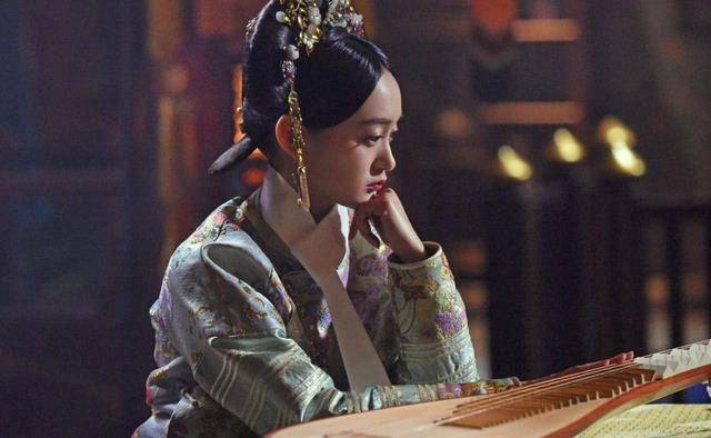 宫女制度从汉代开始,妃嫔和宫人之间并没有明确的界限.