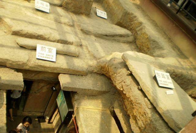 “南越”民工施工意外发现南越王陵墓，没有遭到盗掘，考古发掘后惊喜不断