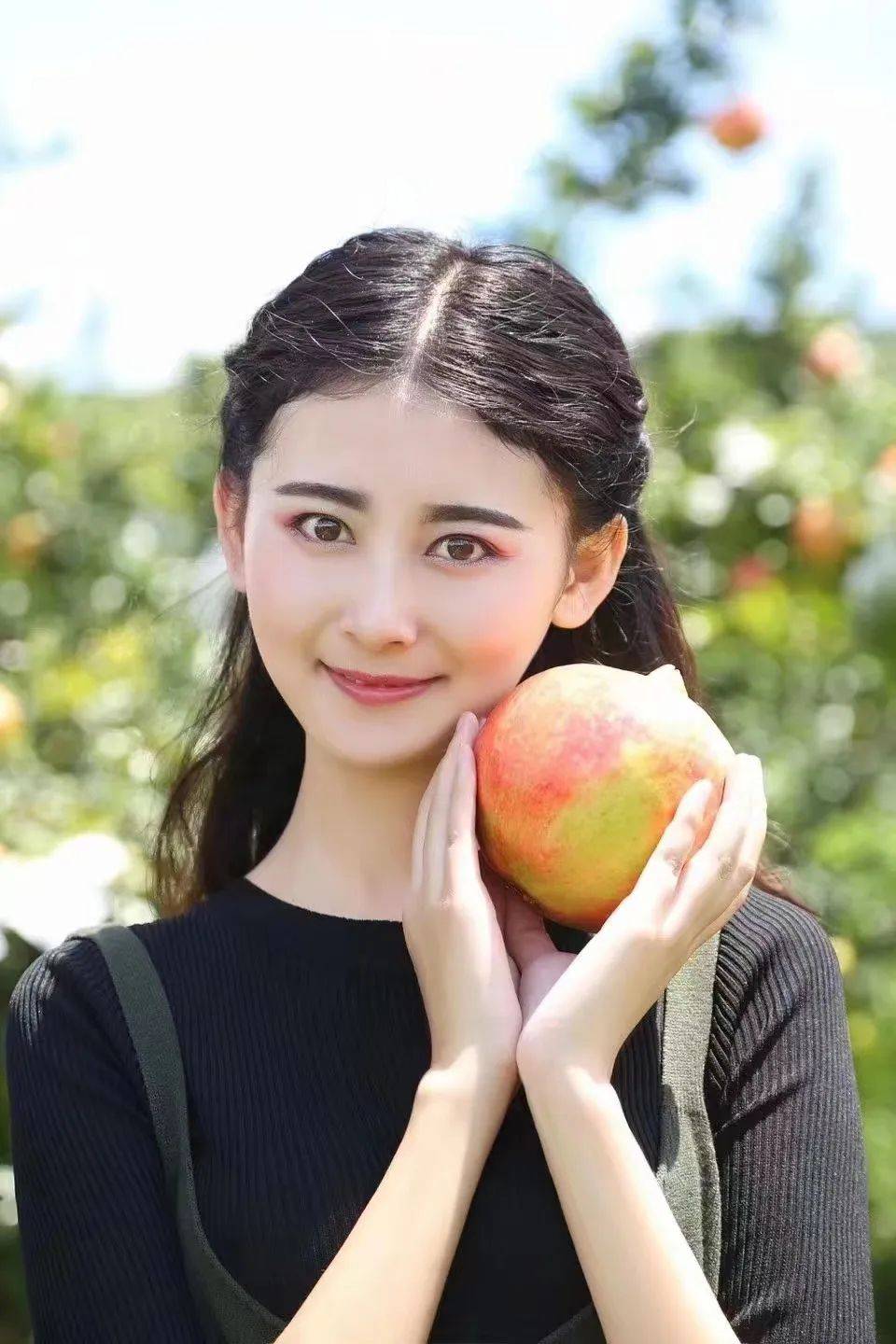 时代面孔|当95后空姐,辞职回到大凉山_石榴_何爽_直播