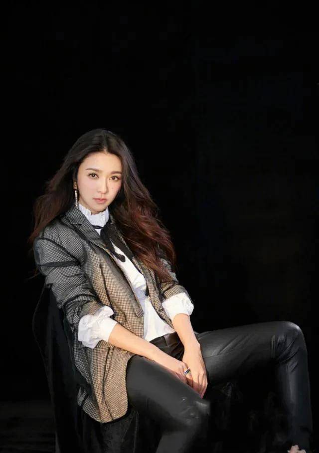 香港小天后薛凯琪 魅力四射_因为_电视剧_路线