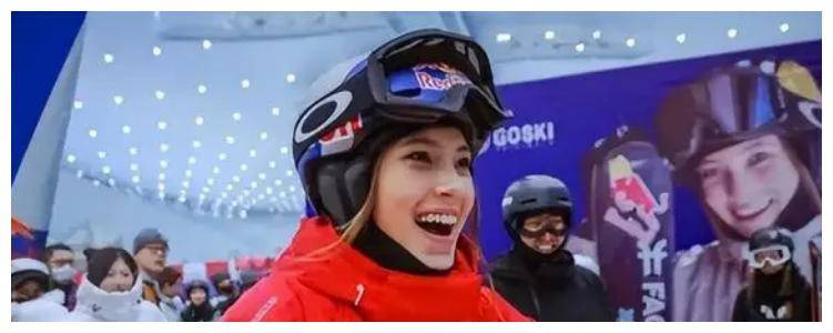 谷爱凌再创一新世界纪录，滑雪场上的她英姿飒爽，网友：与我无关