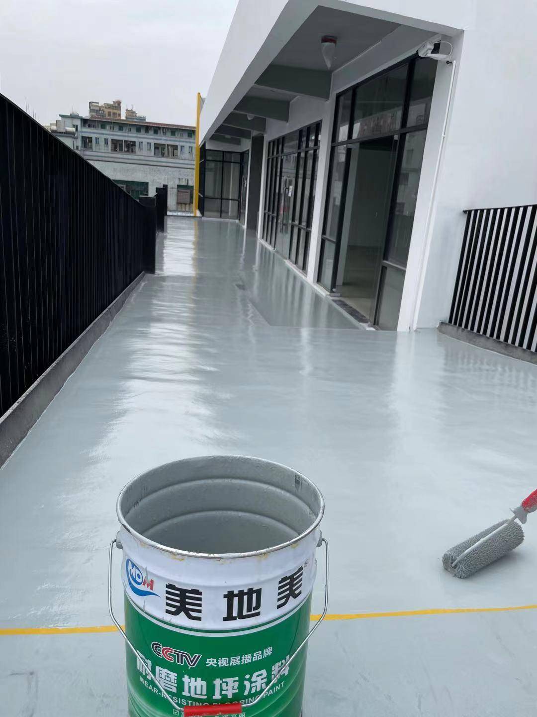 看台地面如何制定户外聚氨酯地坪漆施工工艺?_影响_材料_中涂