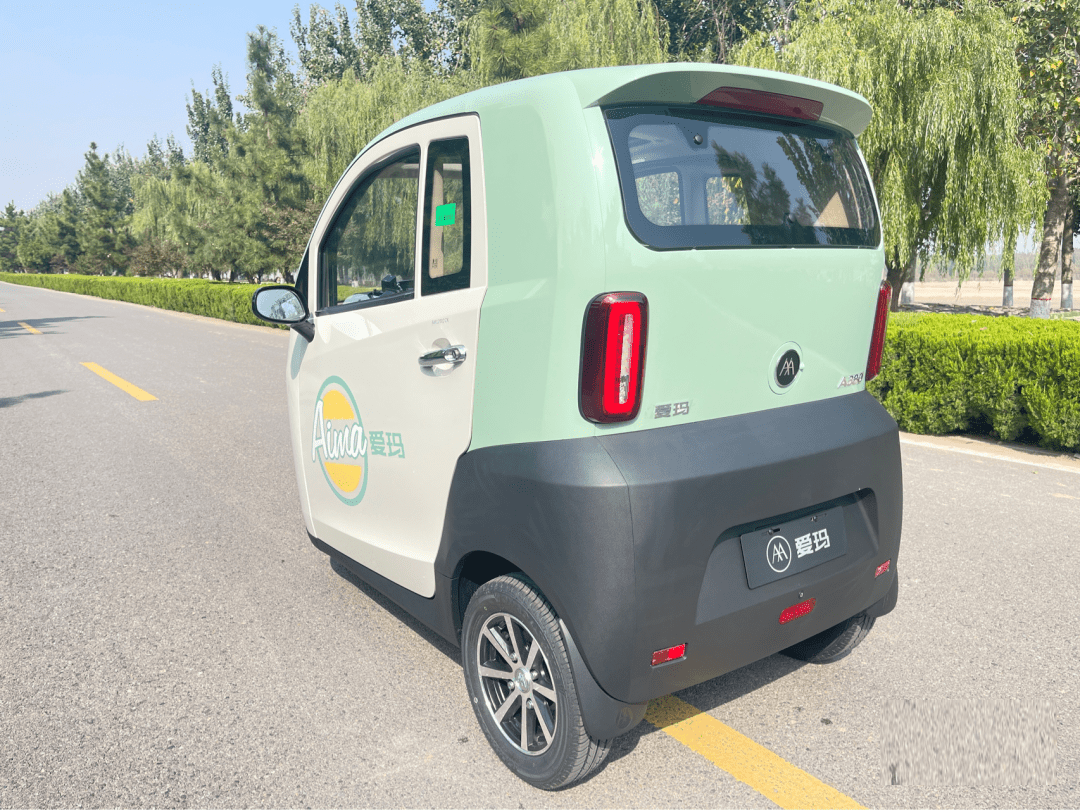 2款封闭电动三轮车,8000元起,选装锂电池最大能跑1