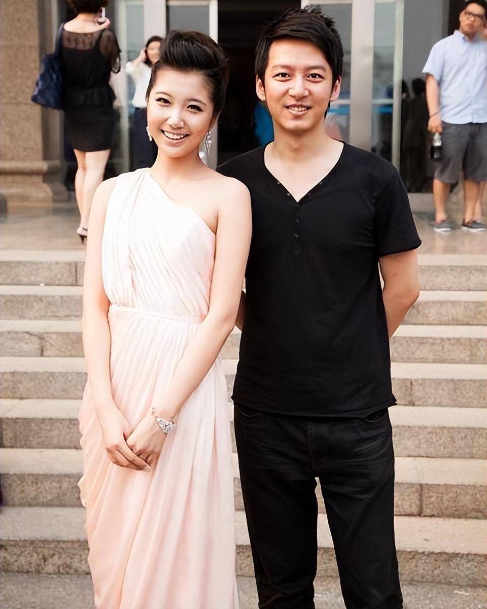 央视著名主播胡悦鑫:出道即王炸,现在婚姻成谜_工作_新会区_新闻