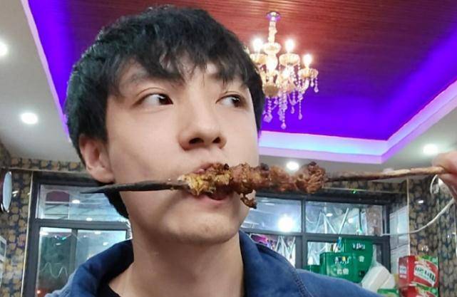 心动信号:陈延迪姚沐希换情头,悄悄秀恩爱太甜蜜,不要彭措了?