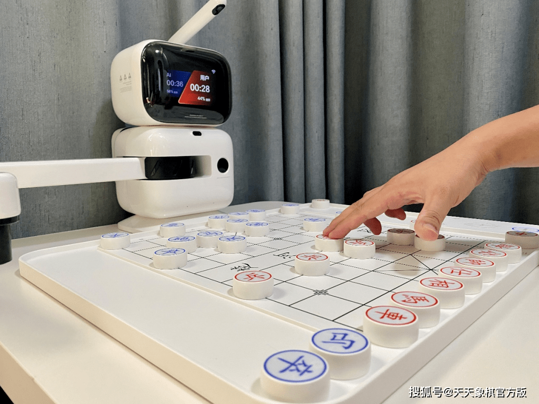 工业机器人下中国象棋_(下象棋的机器人打败了中国的哪个)