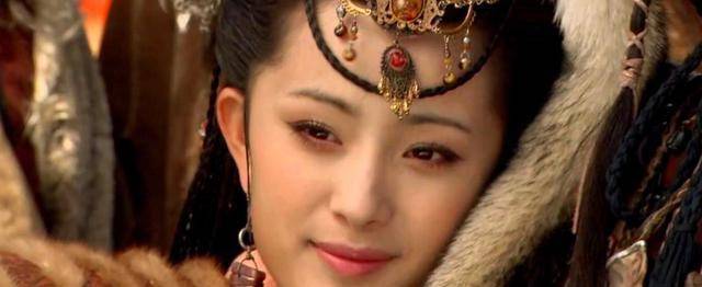 昭君在匈奴除了为他们的单于生儿育女之外,还致力于教当地的人植树栽