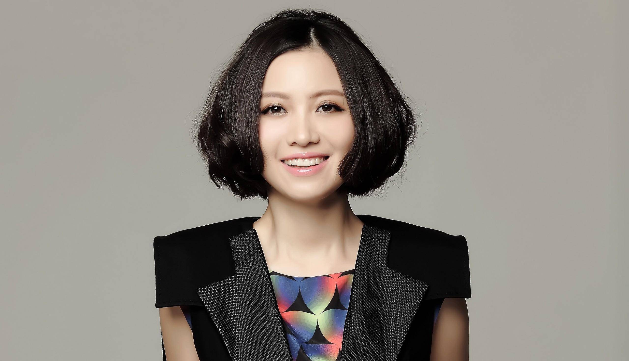 女主持,创办《今日说法》,55岁客死异乡,临终遗言令人警醒_肖晓琳