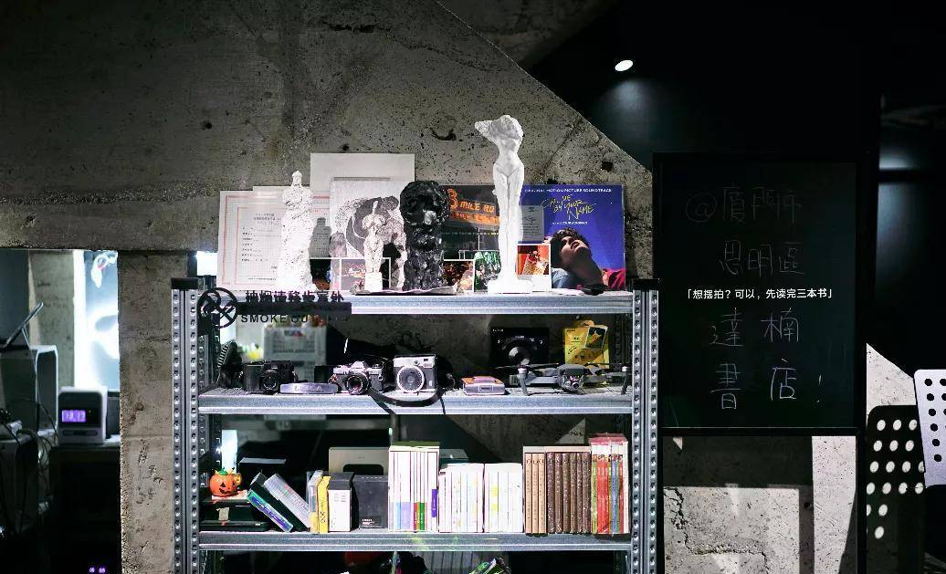 老板一定是个为了爱好而不惜成本的人,除了hg-one的手摇磨豆机和lamar