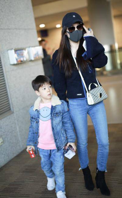 嗯哼身高到霍思燕肩膀!