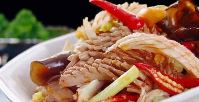 今天给家人做了一道火爆双脆,麻辣鲜香脆嫩无异味,好吃又下饭_里脊