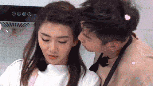 出道10年因"冯女郎"走红,转身嫁郑凯的苗苗:不是傻