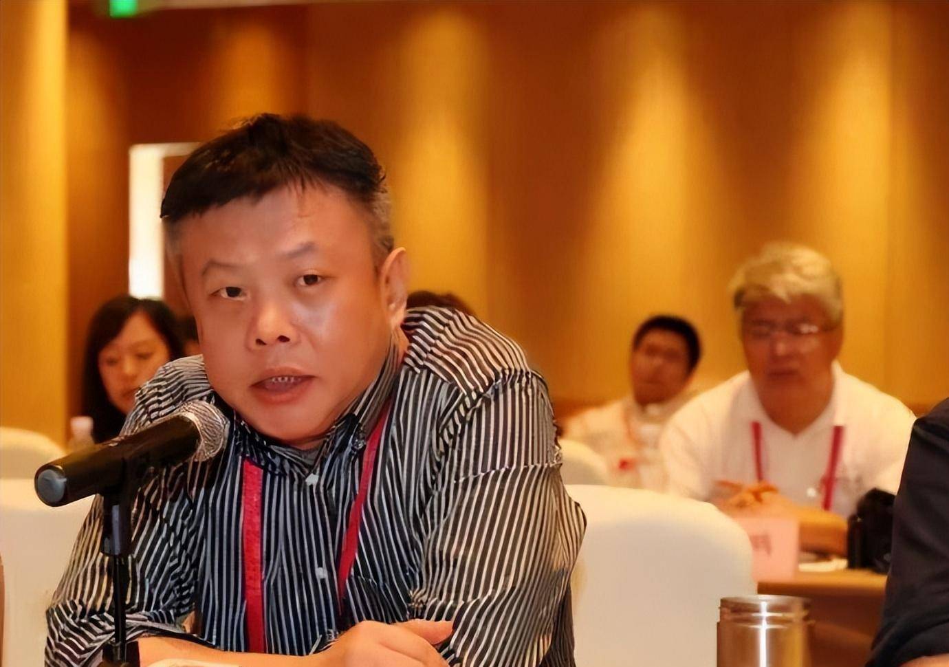 曾与郭德纲传绯闻,二婚嫁刚强坚持丁克,41岁生子_蒋虎_北京_大学